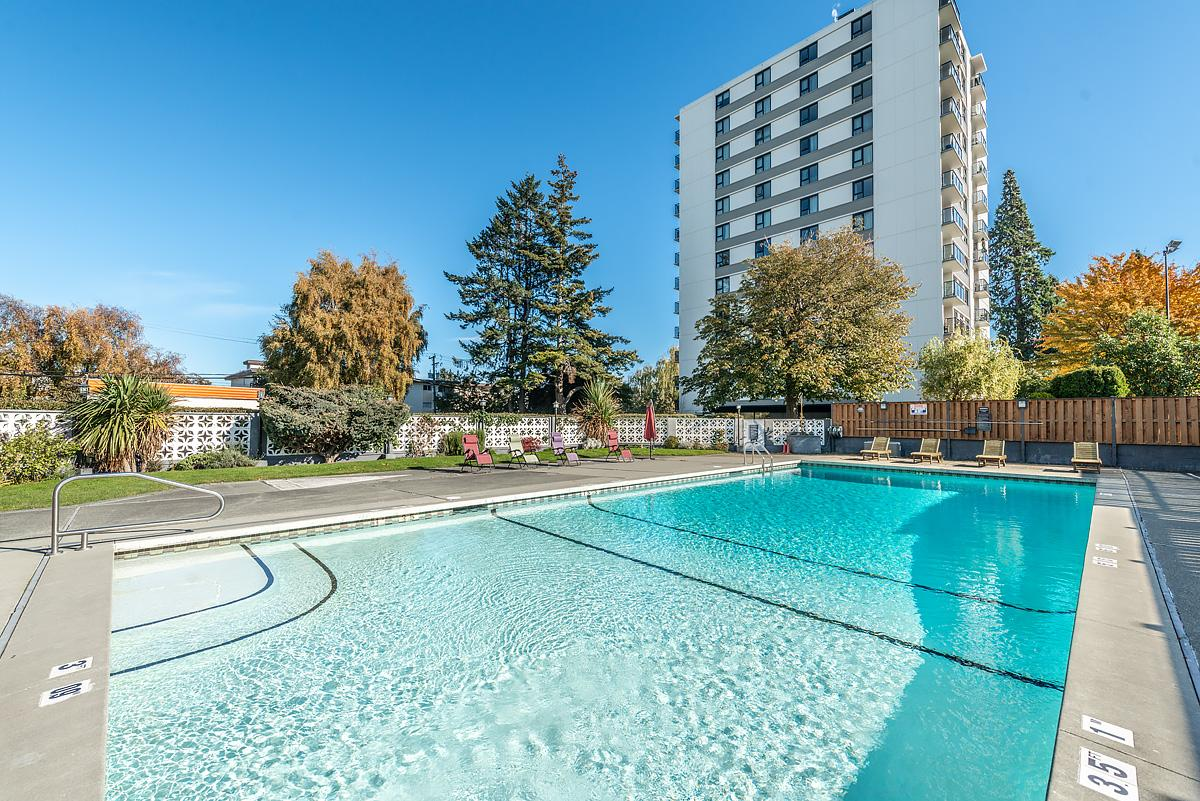 415 & 435 Michigan Street Apartments - Photo 16