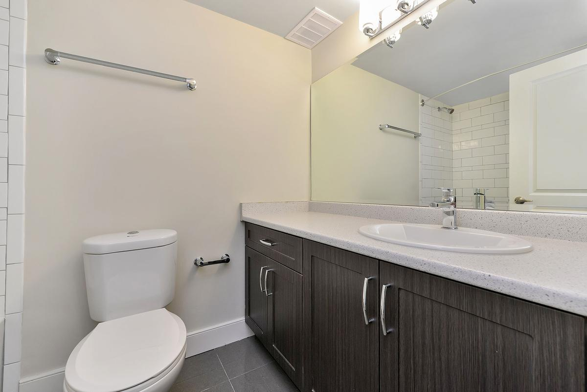415 & 435 Michigan Street Apartments - Photo 18