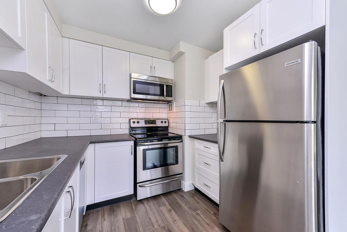 415 & 435 Michigan Street Apartments - Photo 27