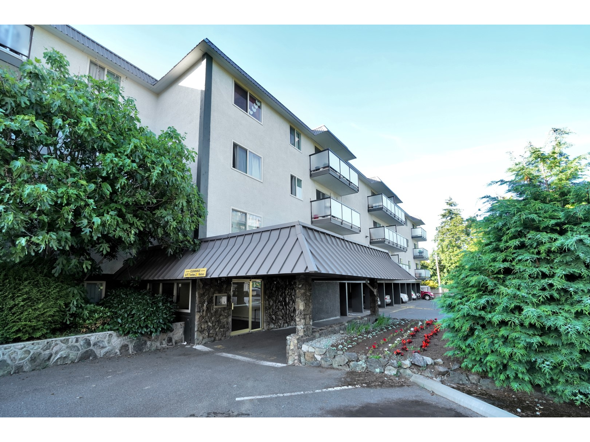 Madrona Manor Apartments - Photo 14