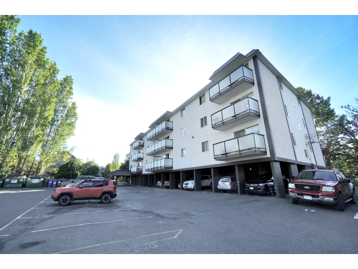 Madrona Manor Apartments - Photo 16