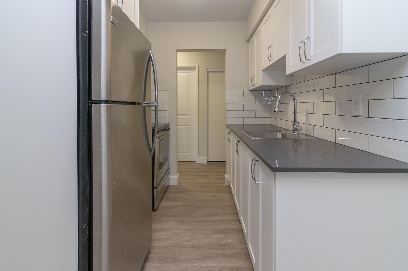 Madrona Manor Apartments - Photo 21