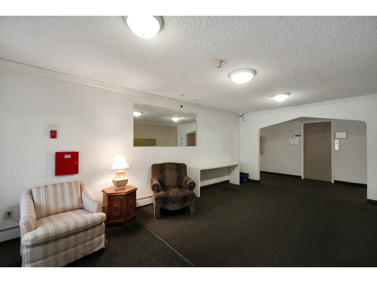 Blue Cedar Apartments - Photo 13