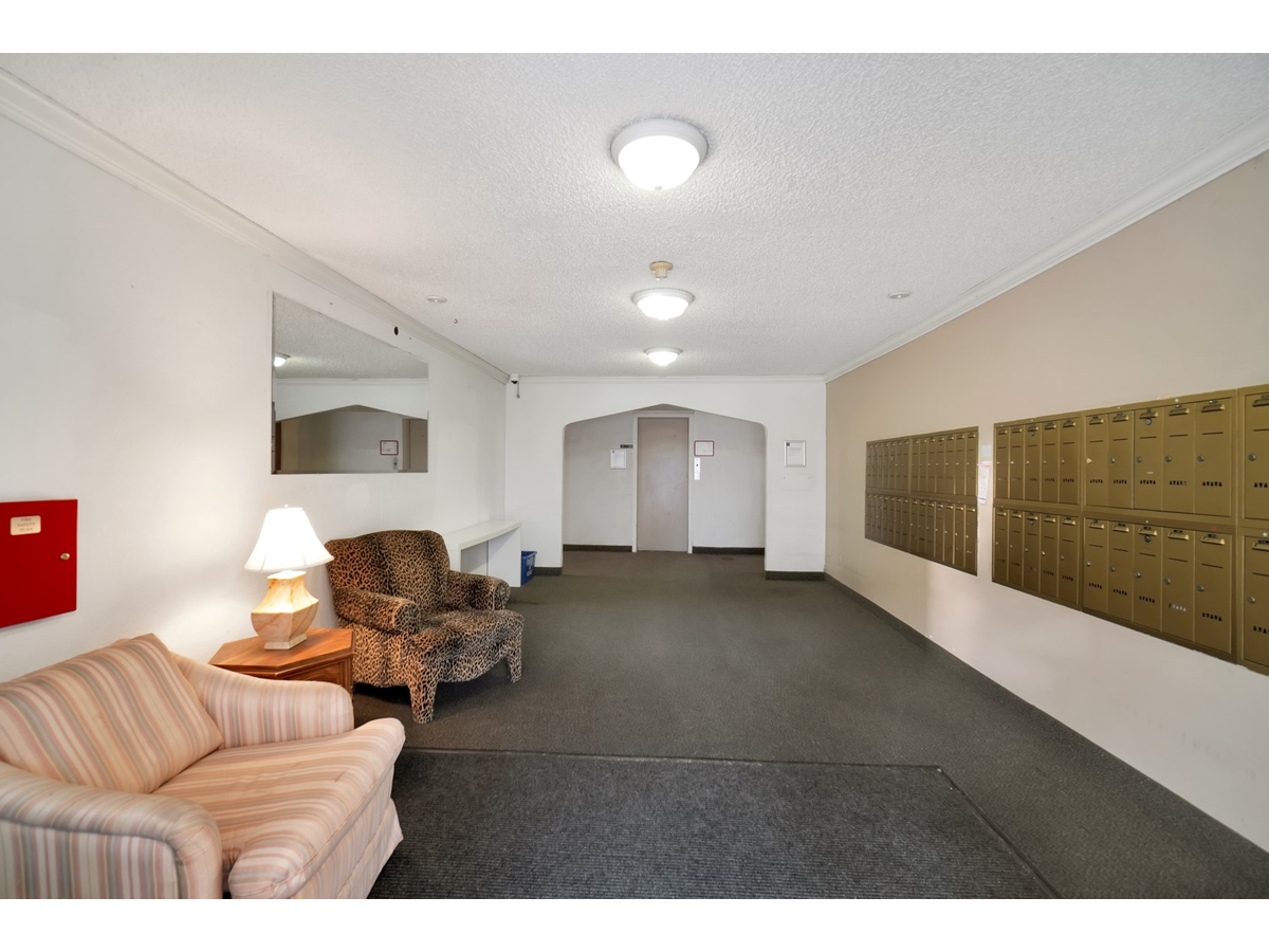 Blue Cedar Apartments - Photo 17