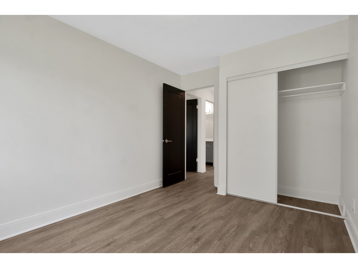 Blue Cedar Apartments - Photo 18