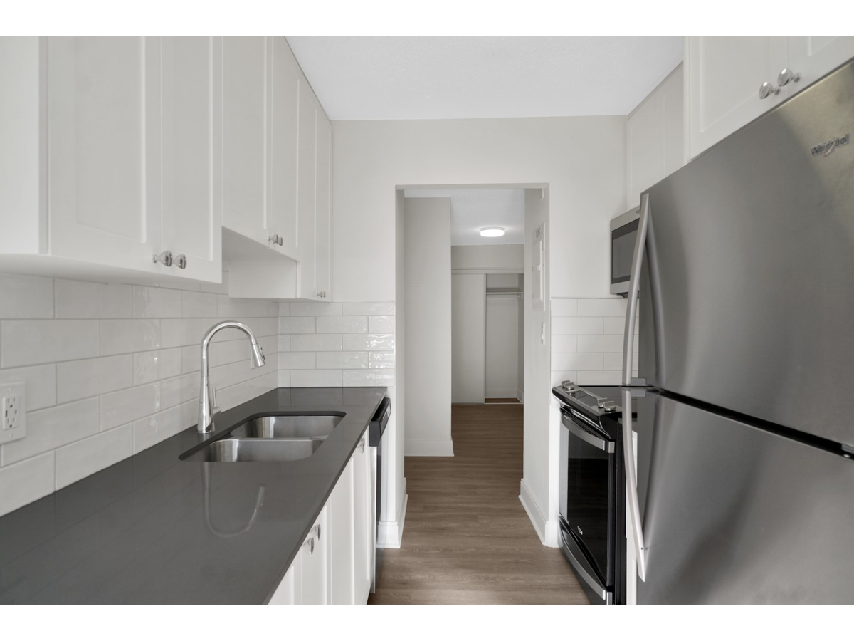 Blue Cedar Apartments - Photo 3