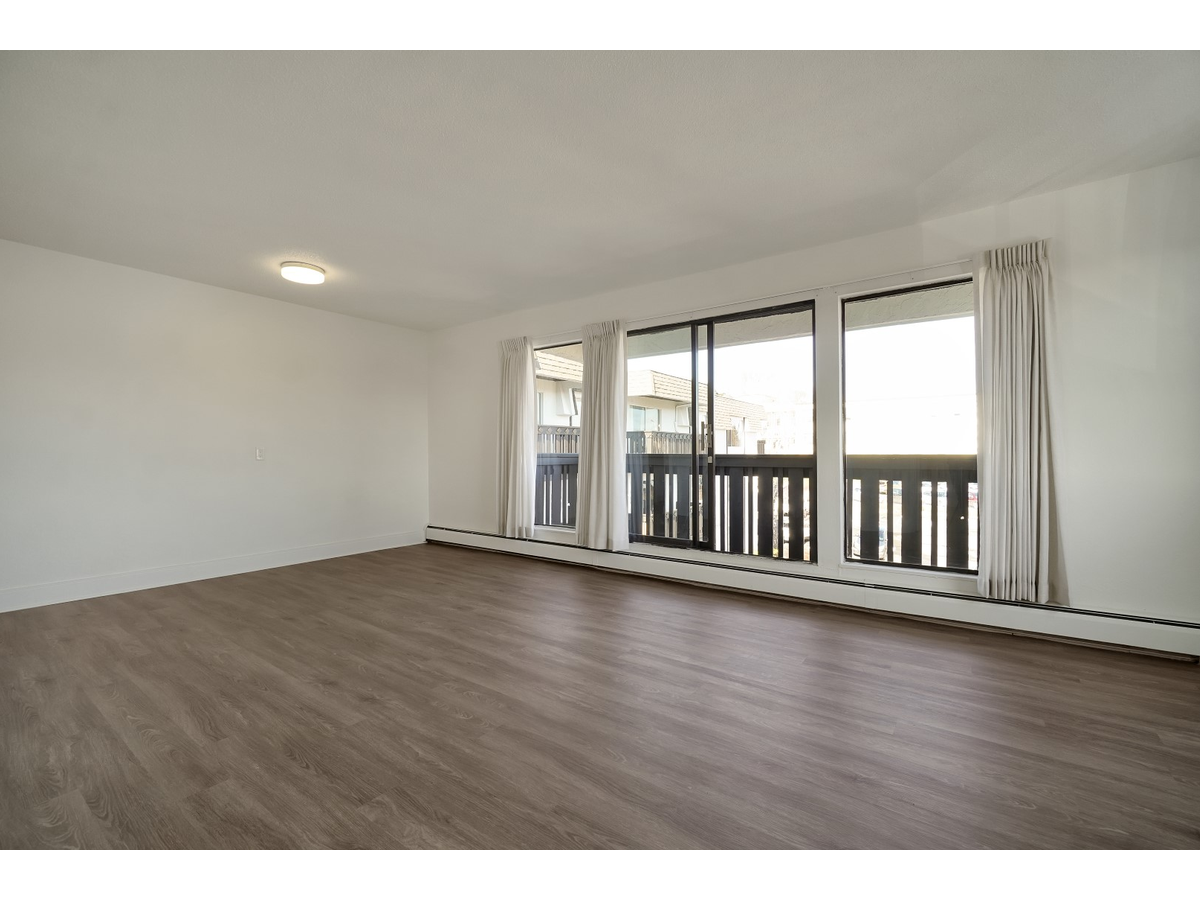 Market Green Apartments - Photo 9