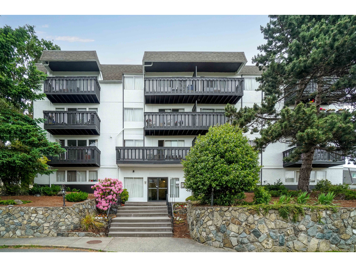 Market Green Apartments - Photo 15