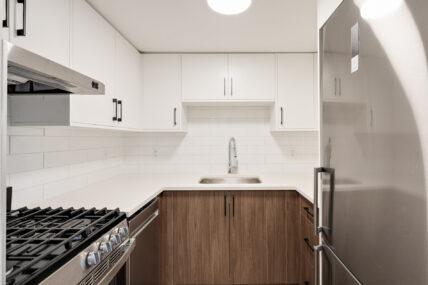 Lamplighter Apartments - Photo 9