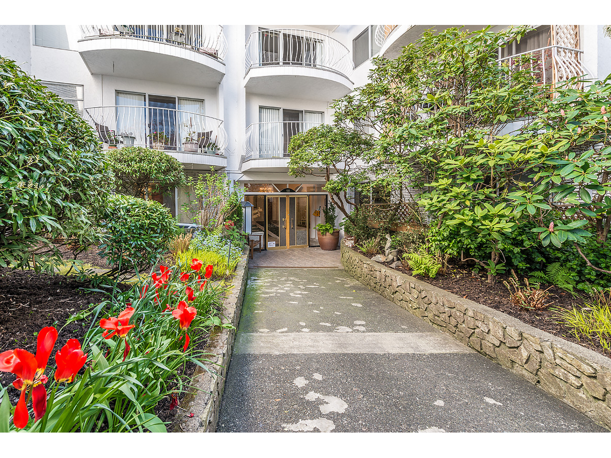 Granada Court Apartments - Photo 12