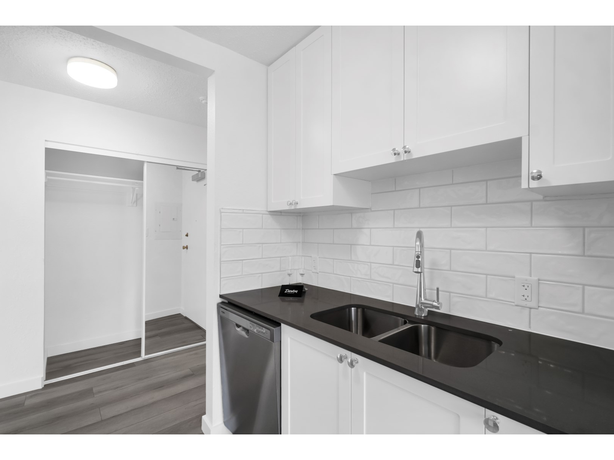 McKenzie Manor Apartments - Photo 11