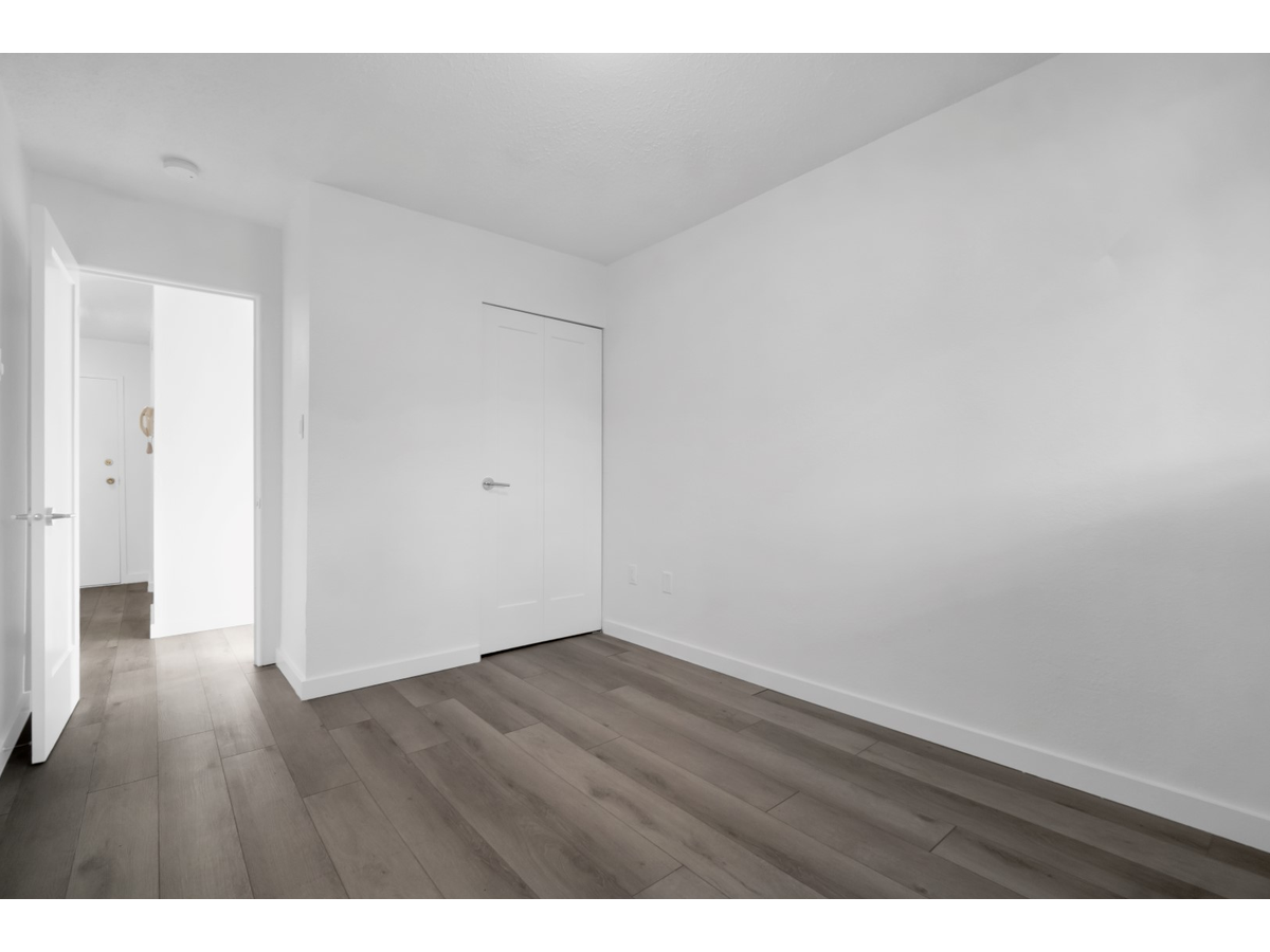 McKenzie Manor Apartments - Photo 18