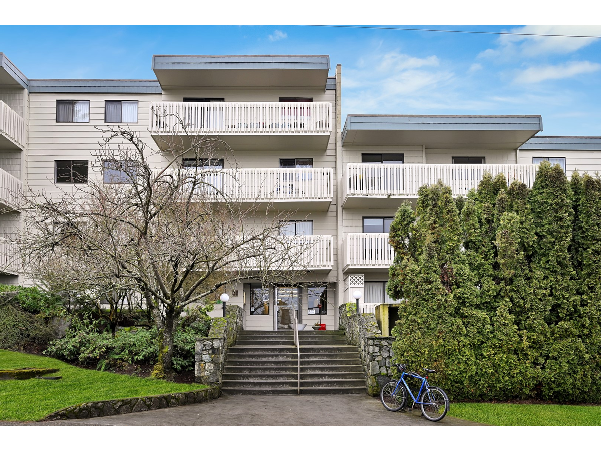 Ellery Manor Apartments