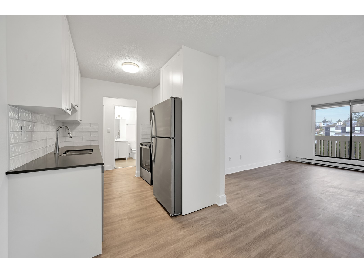 Ellery Manor Apartments - Photo 2