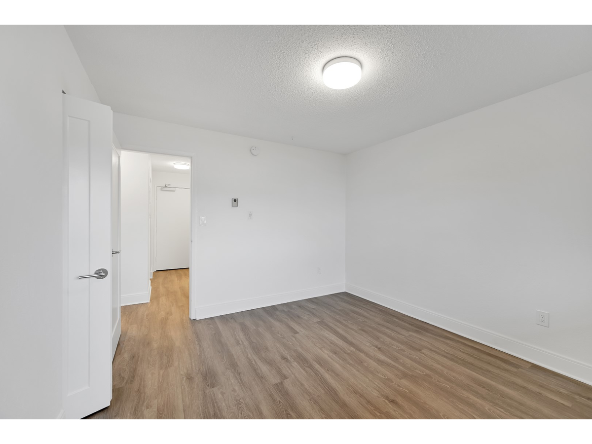 Ellery Manor Apartments - Photo 13