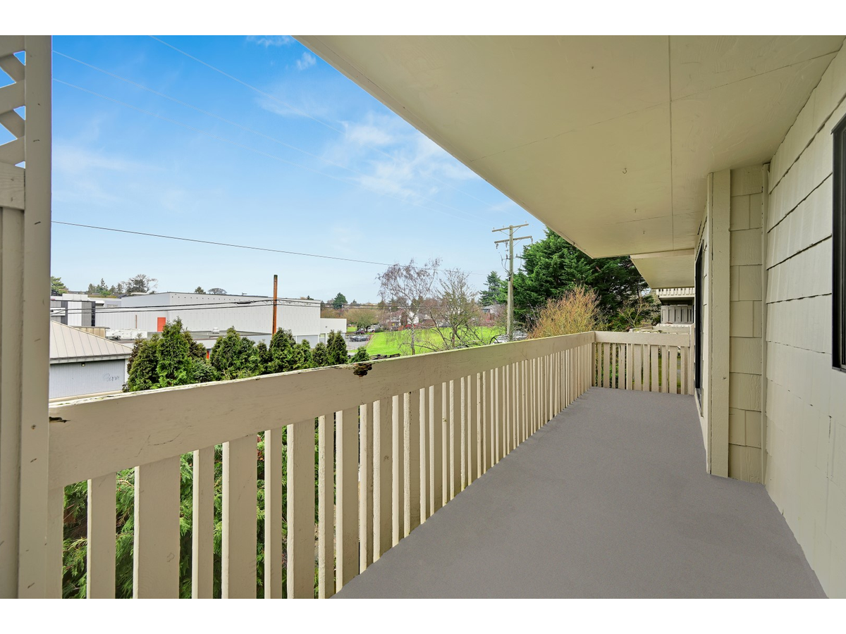 Ellery Manor Apartments - Photo 14