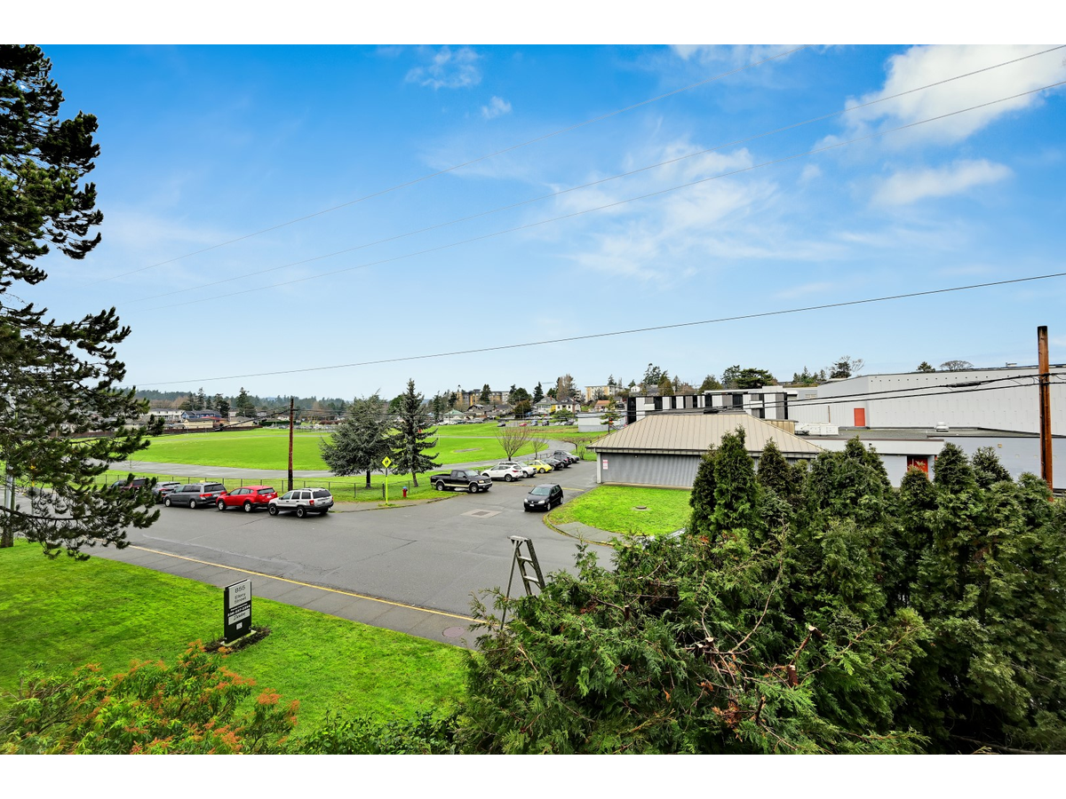 Ellery Manor Apartments - Photo 18