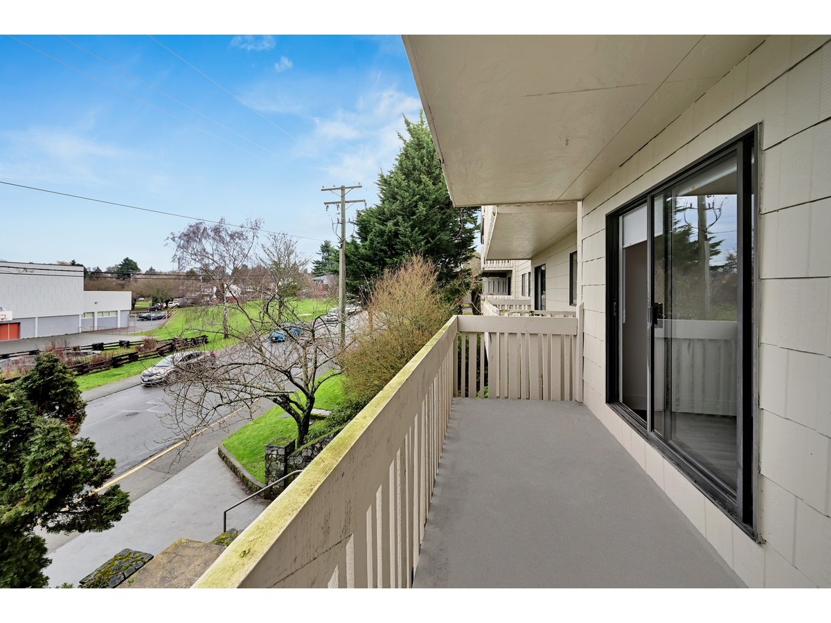 Ellery Manor Apartments - Photo 15