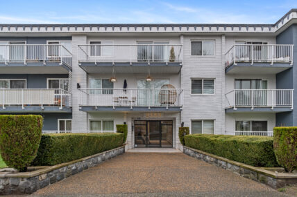 Oxford Manor Apartments