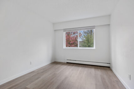 North Garden Apartments - Photo 12