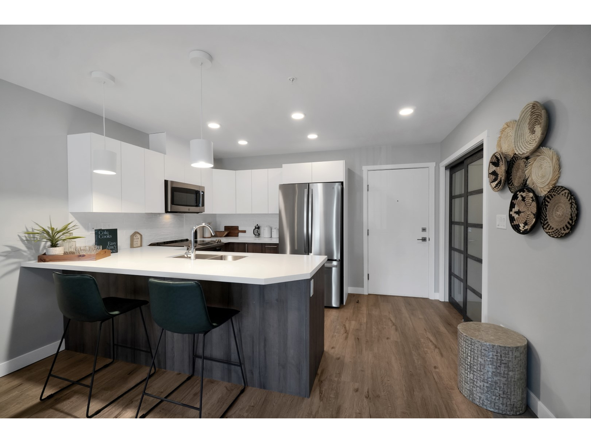 Centennial Court Apartments - Photo 13