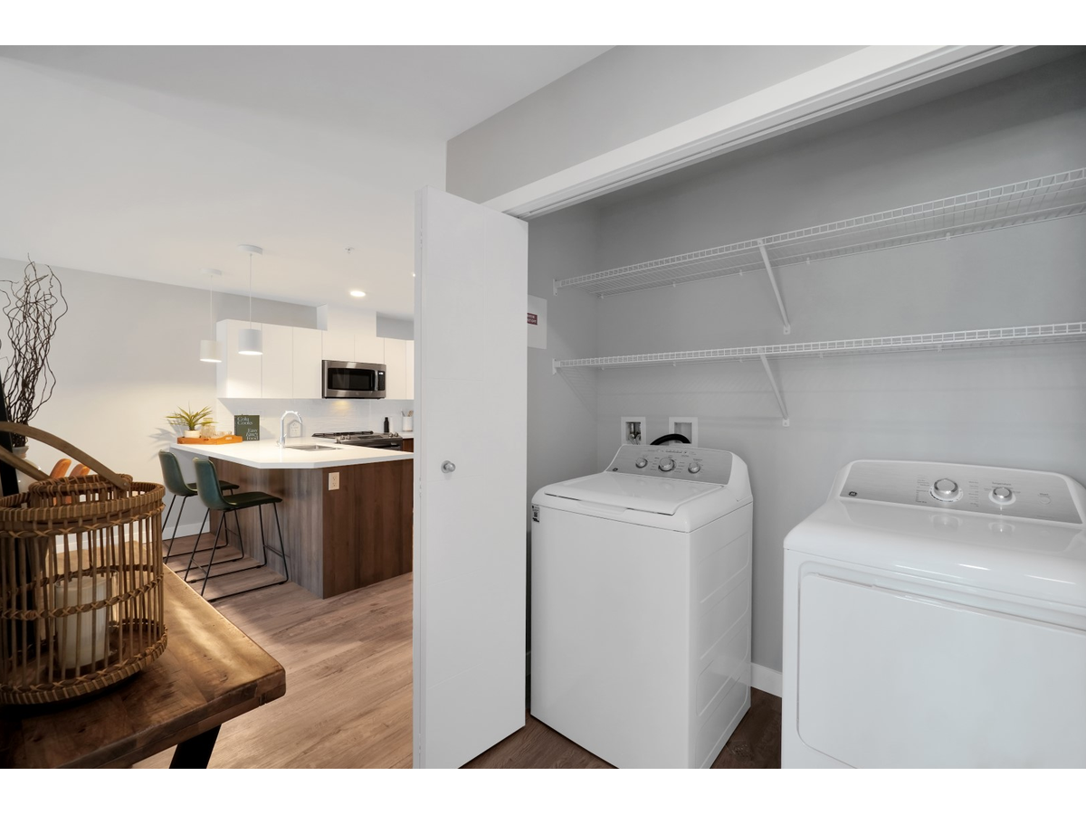 Centennial Court Apartments - Photo 15