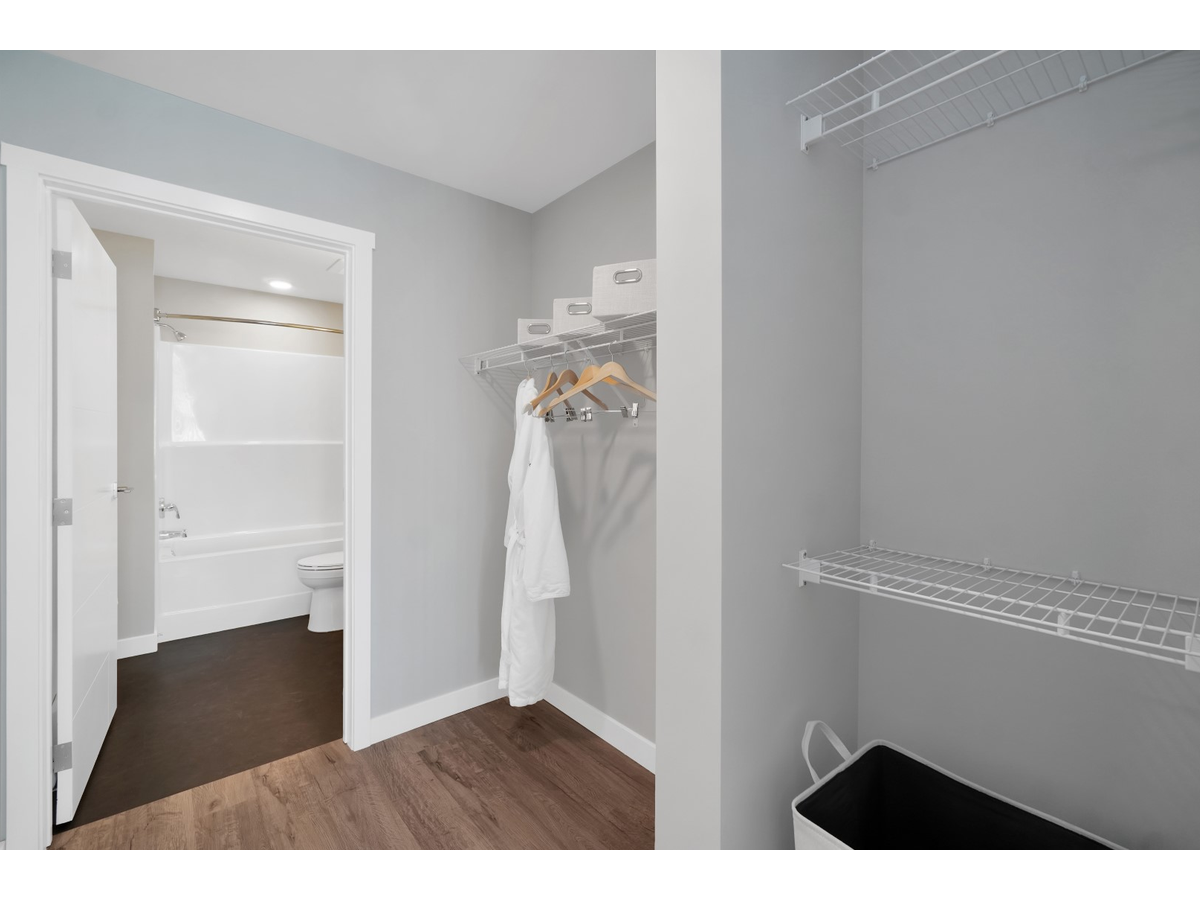 Centennial Court Apartments - Photo 17