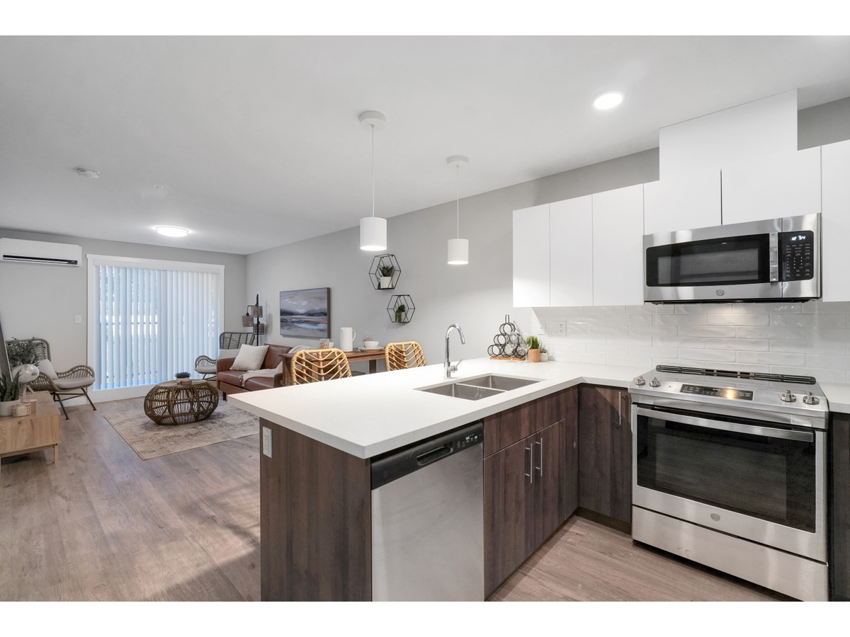 Centennial Court Apartments - Photo 18