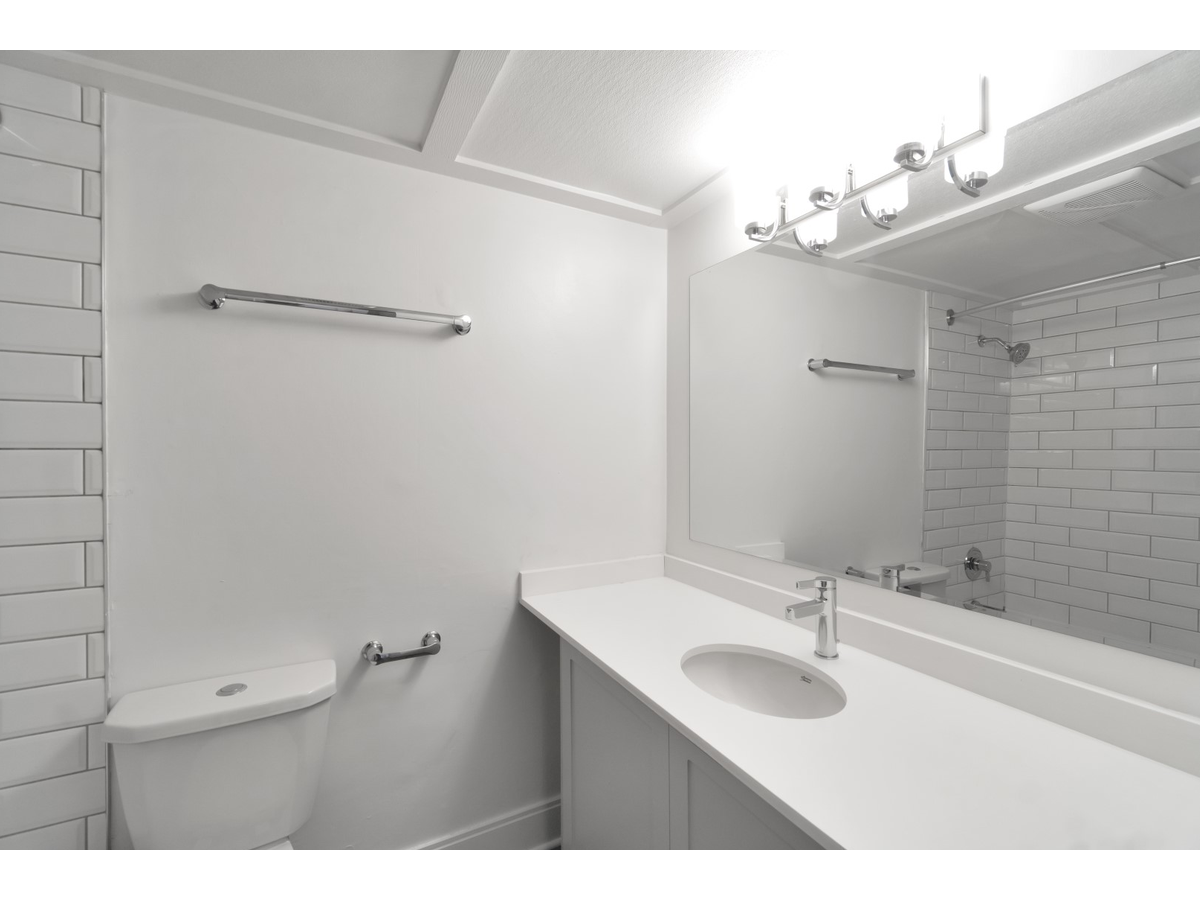 Macaulay Manor Apartments - Photo 9