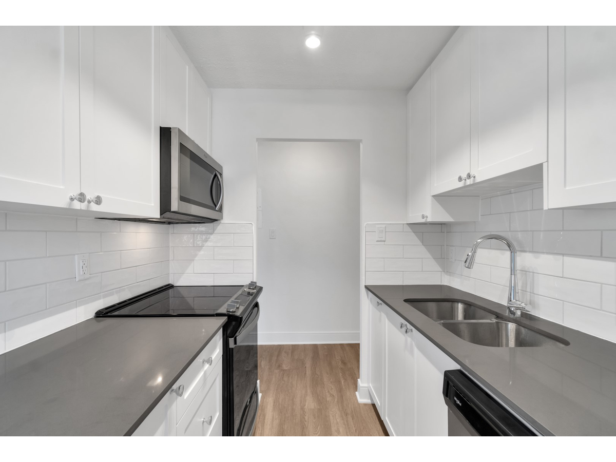 Monte Carlo Apartments - Photo 10