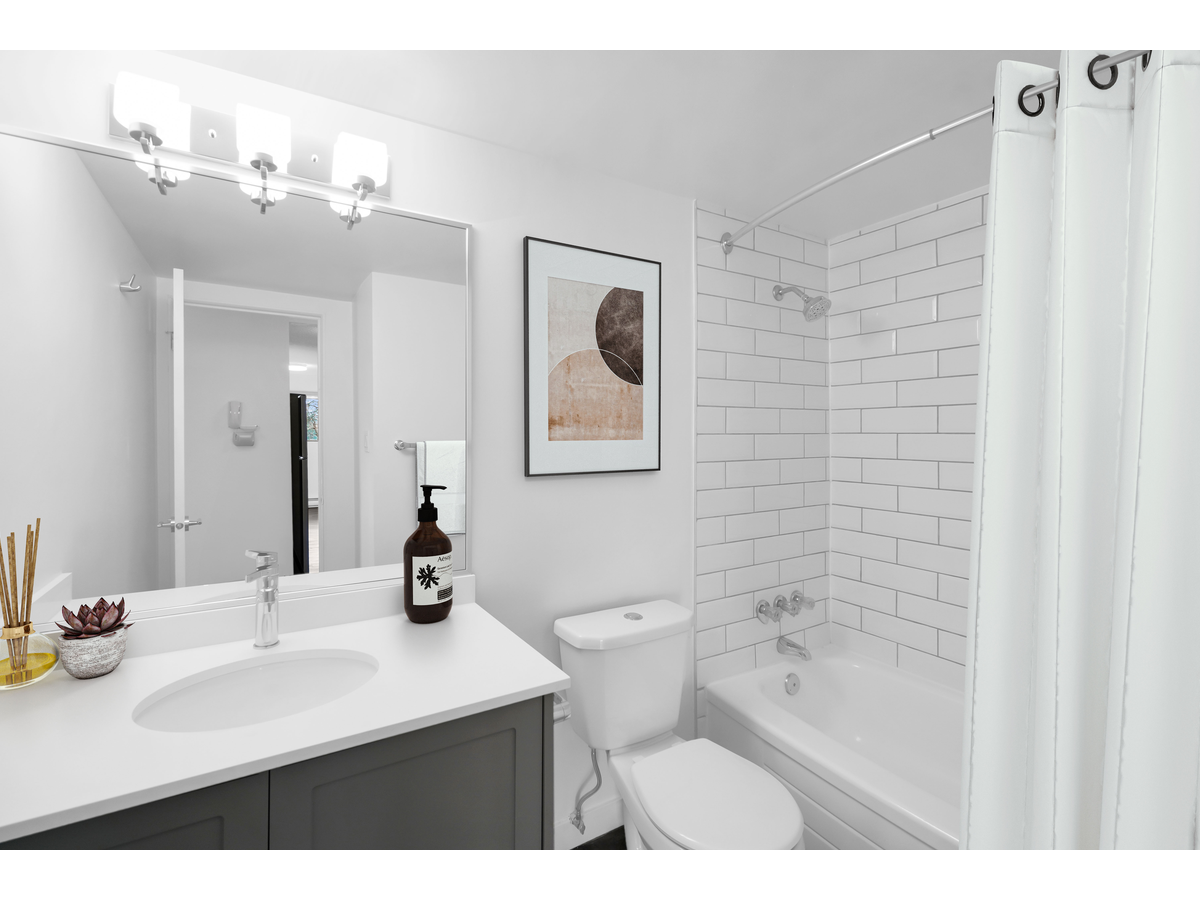 4026 Quadra Apartments - Photo 8