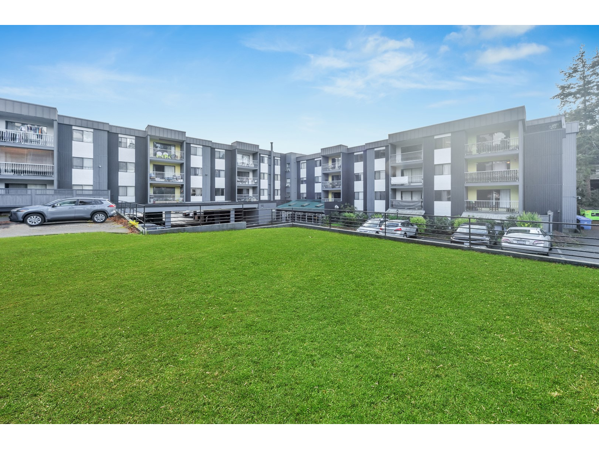 4026 Quadra Apartments - Photo 3
