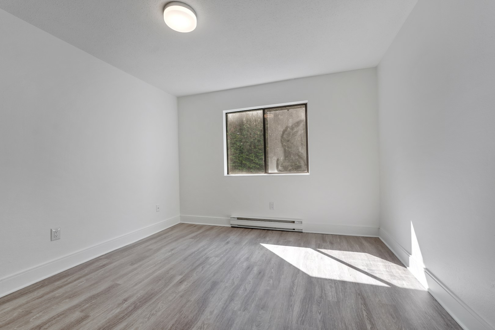4026 Quadra Apartments - Photo 16