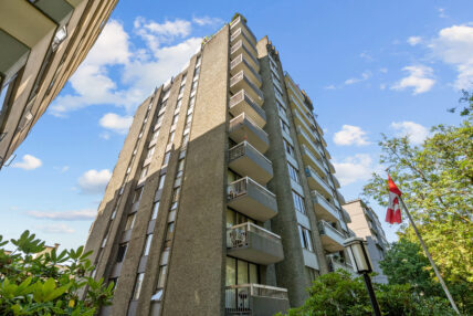 Crystal Court Apartments