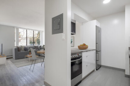 Crystal Court Apartments - Photo 12