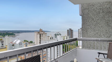 Crystal Court Apartments - Photo 10