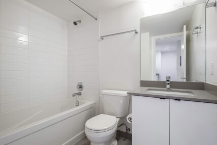 Crystal Court Apartments - Photo 16