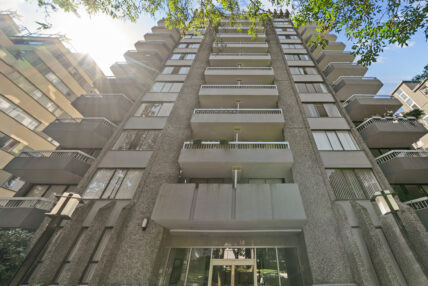 Crystal Court Apartments - Photo 29