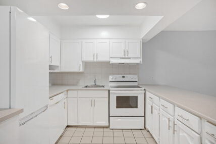 Willow Gardens Apartments - Photo 12