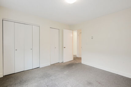 Woodridge Manor Apartments - Photo 16
