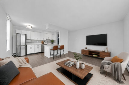 Crystal Court Apartments - Photo 5