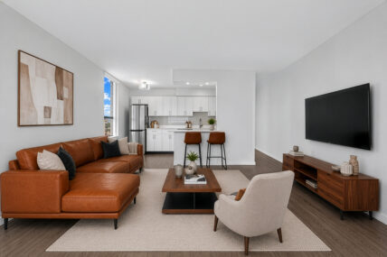 Crystal Court Apartments - Photo 6