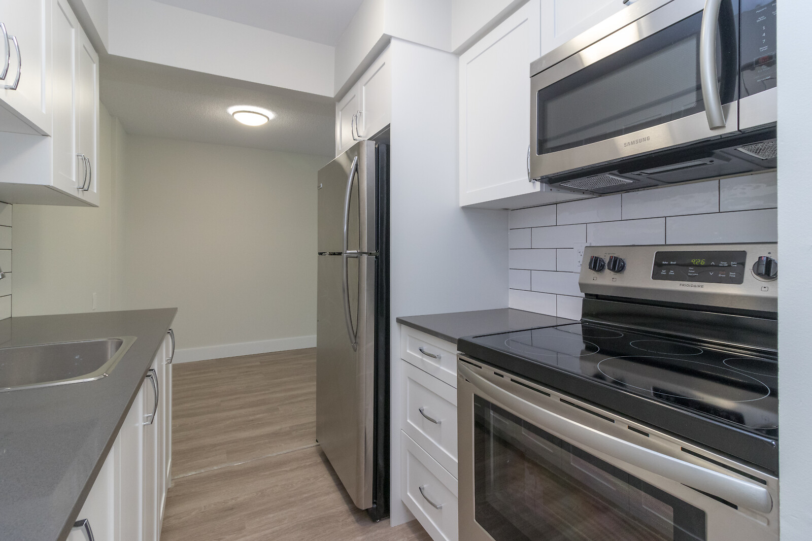 Madrona Manor Apartments - Photo 2
