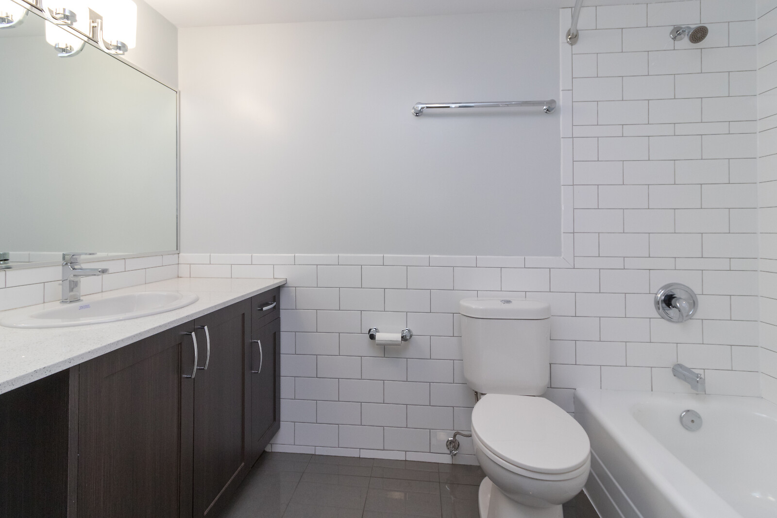 Madrona Manor Apartments - Photo 4