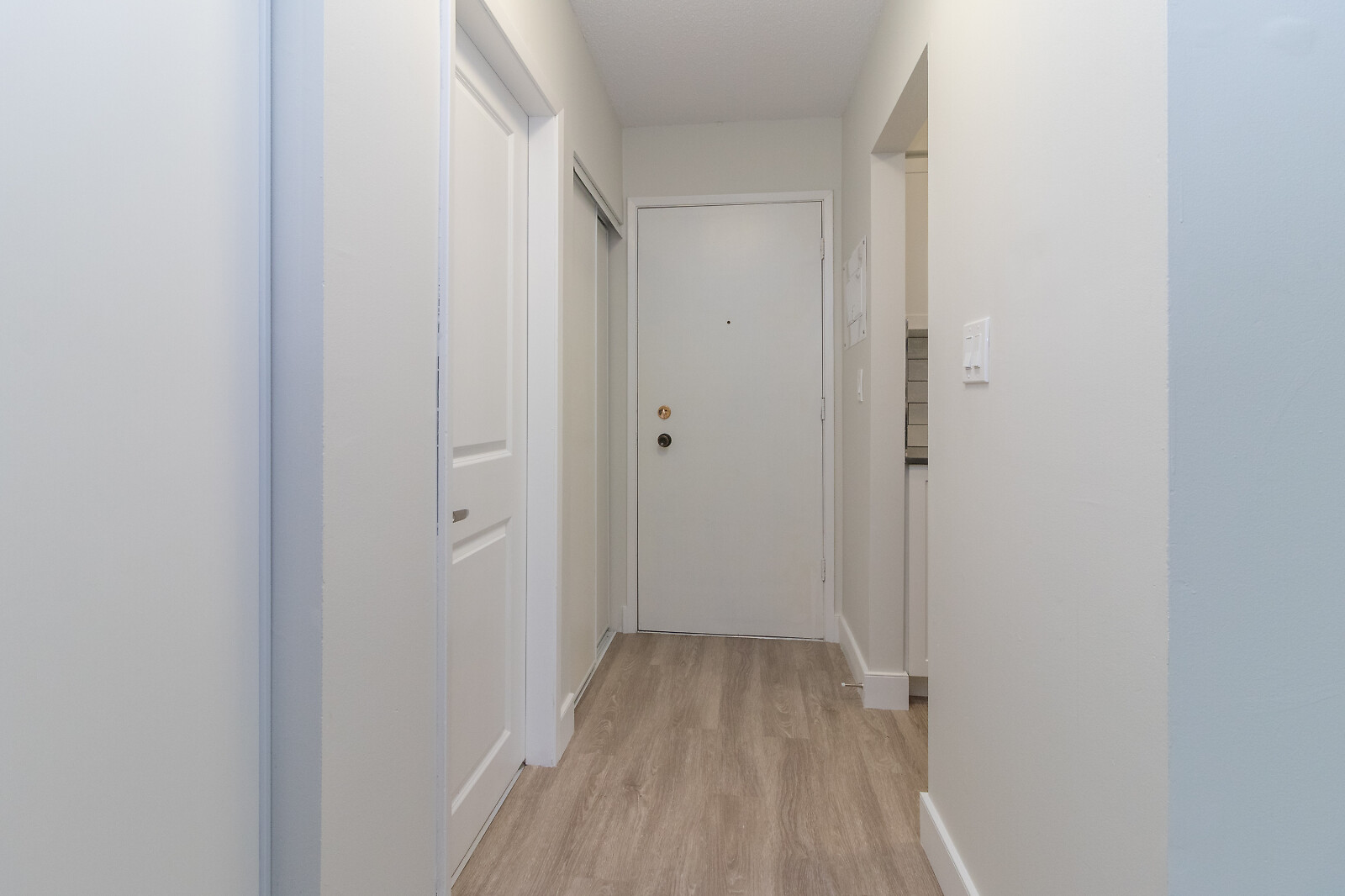 Madrona Manor Apartments - Photo 9