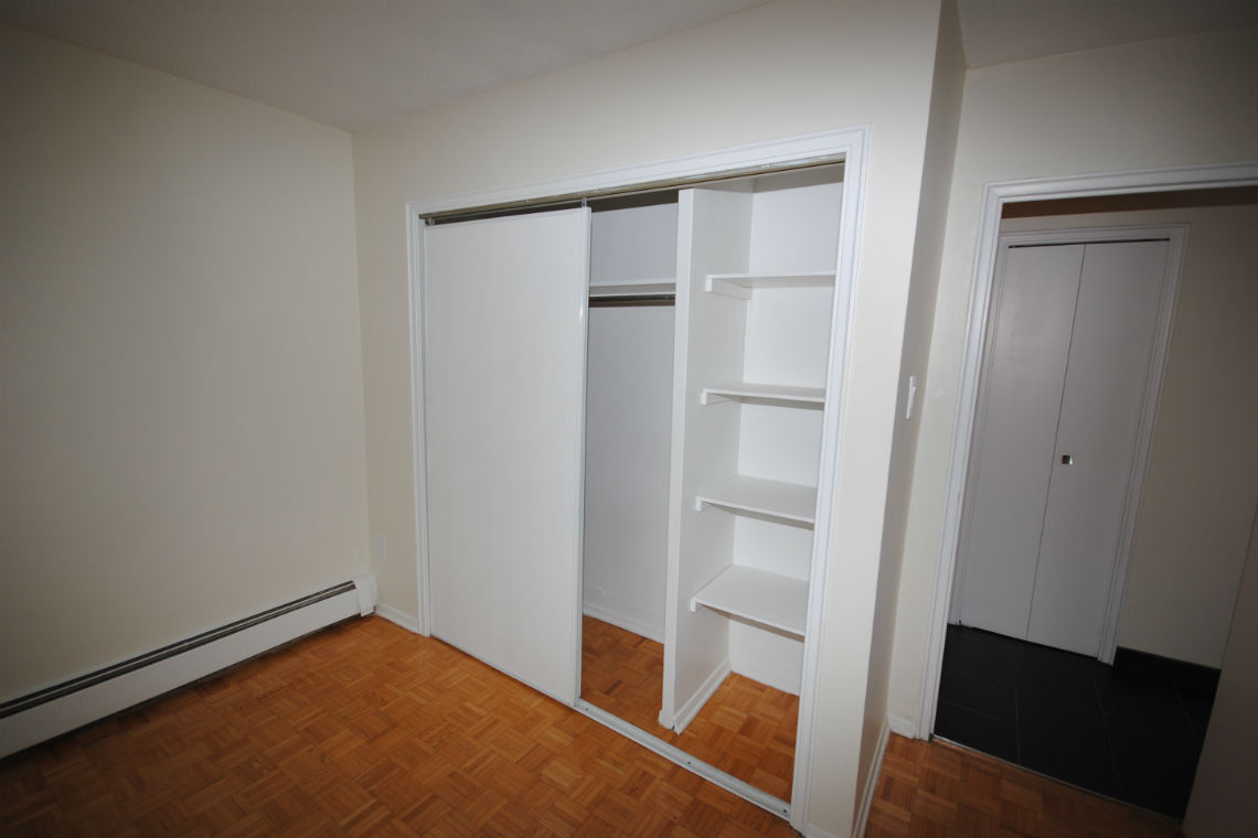 335 MacLaren St. - Photo 13