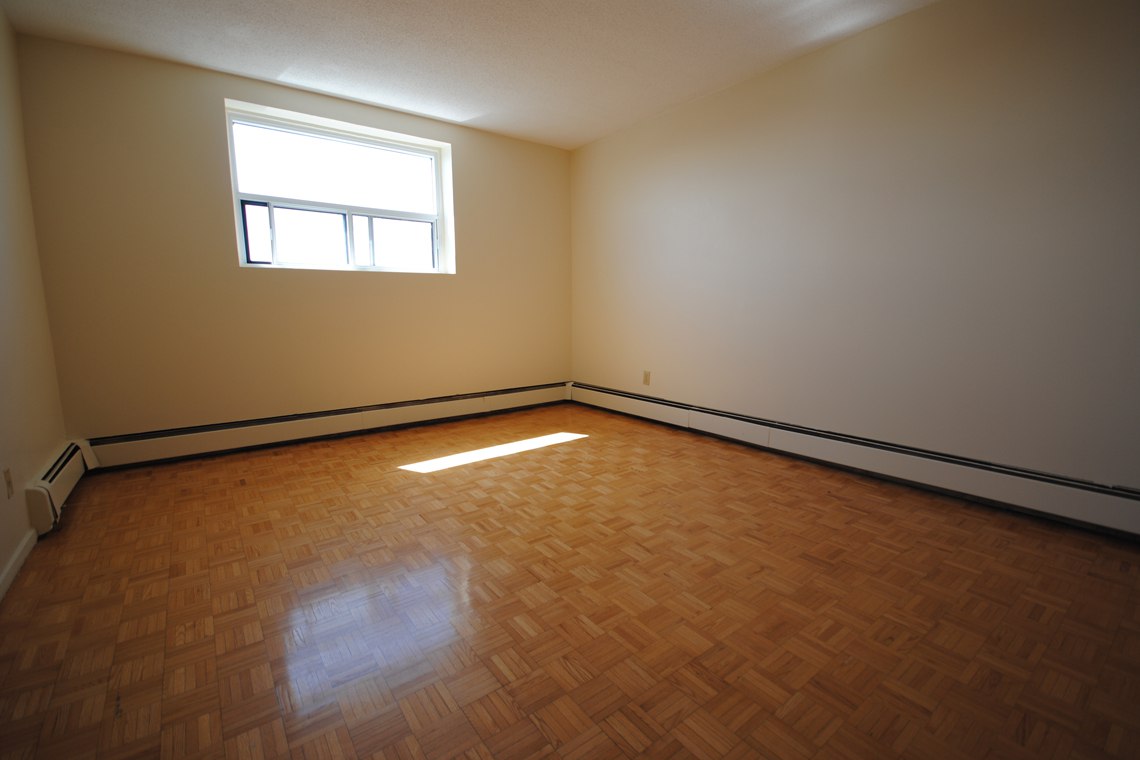 335 MacLaren St. - Photo 23