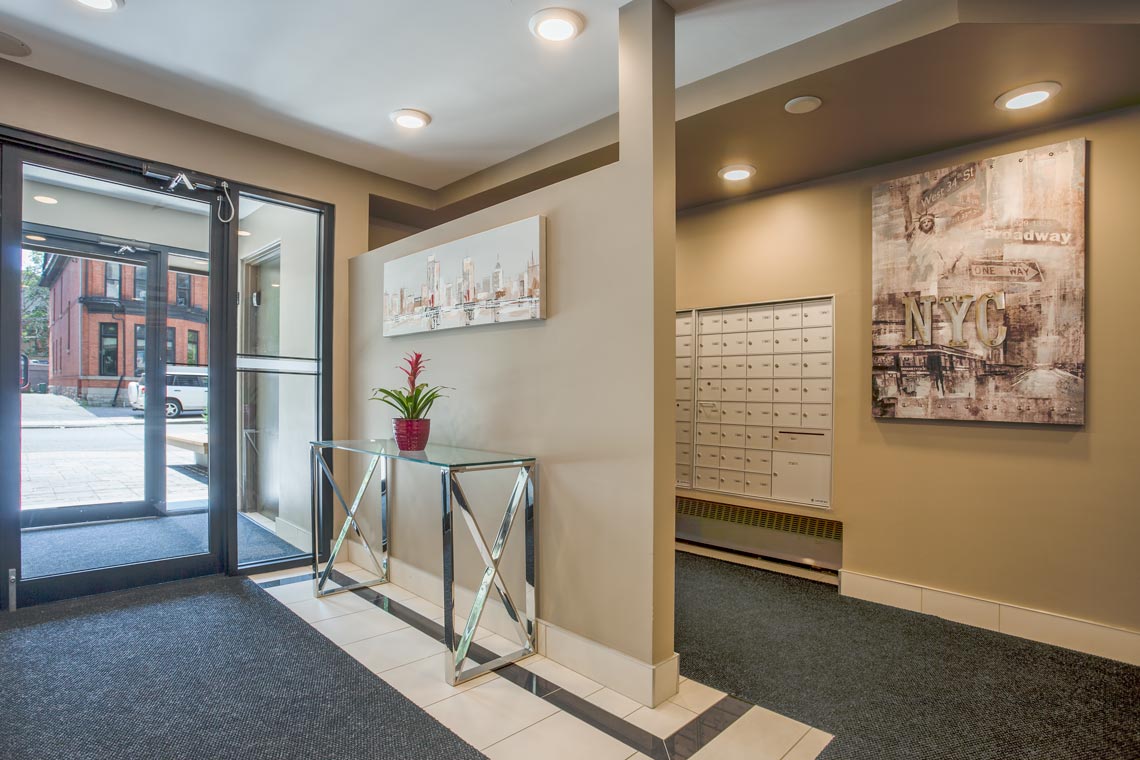 335 MacLaren St. - Photo 4