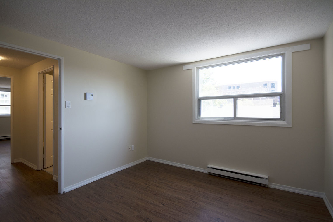 285 Loretta Ave. S - The Dowsview - Photo 8