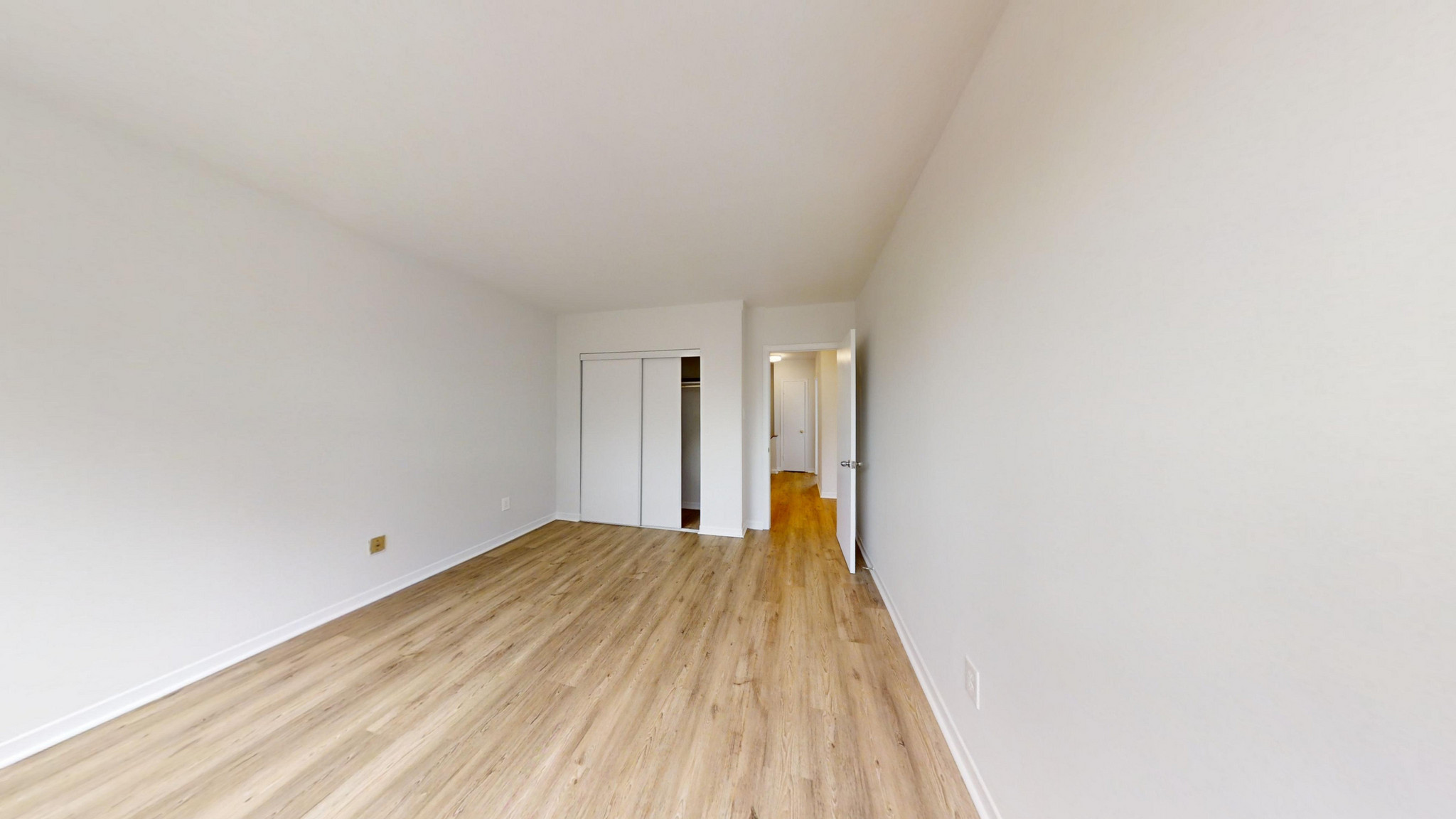 10-20 Bergamot Ave - Photo 10